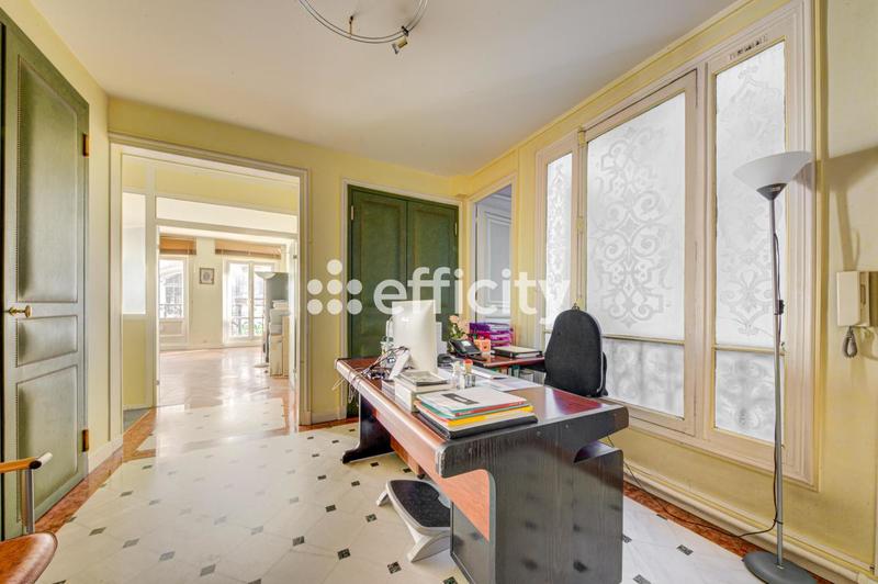 Appartement - 184 m² - 6 pièces