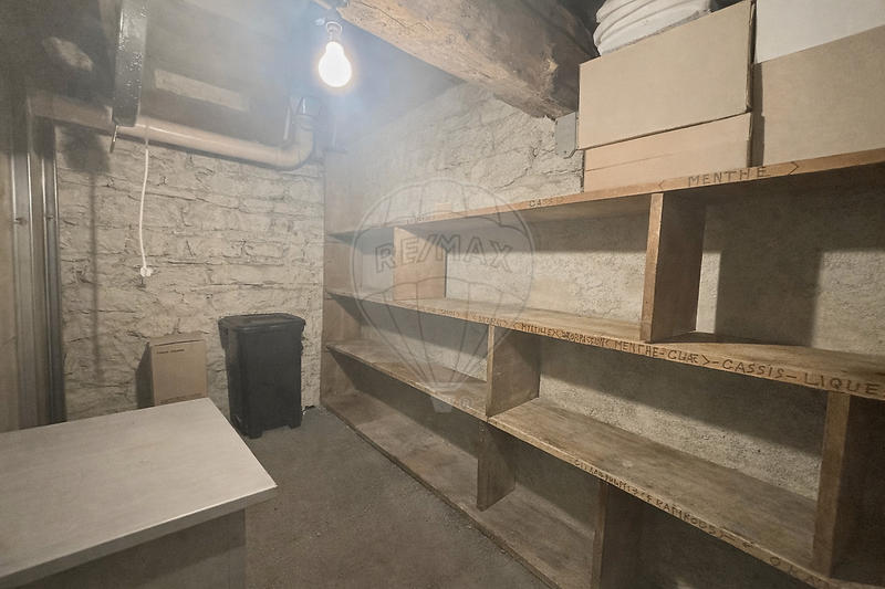 Local commercial - 90 m² - 5 pièces