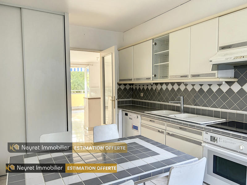 Appartement - 79 m² - 4 pièces