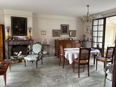 Maison - 213 m² - 5 pièces