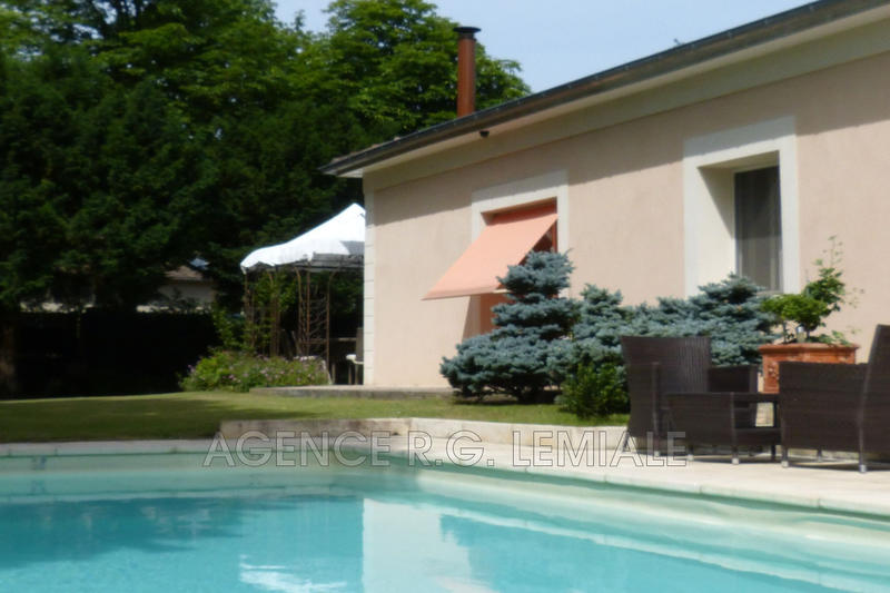 Maison - 166 m² - 8 pièces