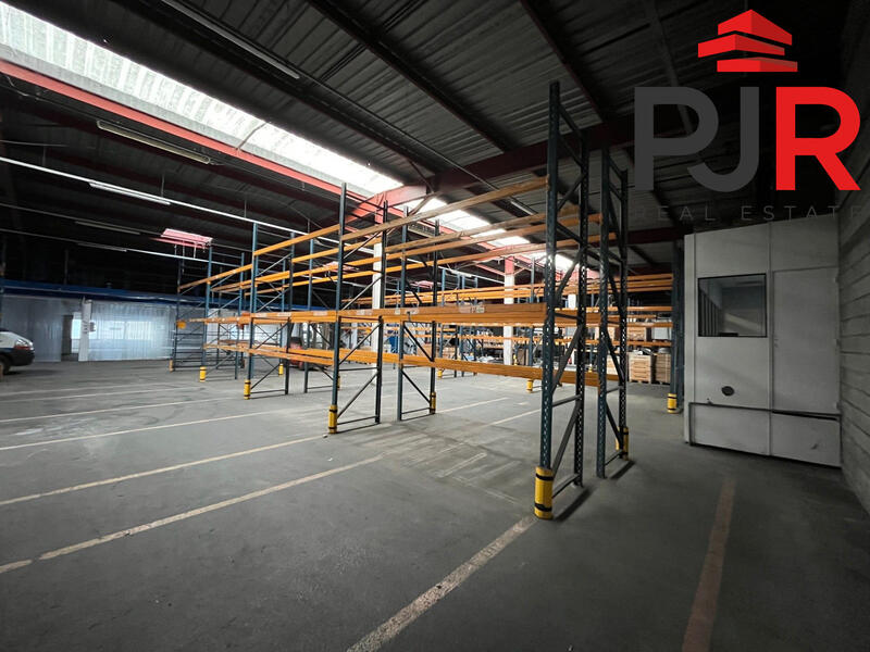 Local d'activités - 4 000 m²