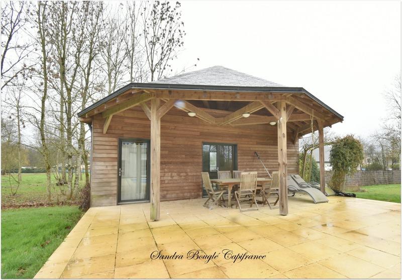 Maison - 216 m² - 9 pièces