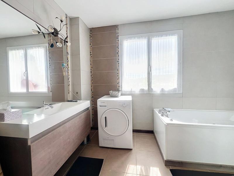 Maison - 150 m² - 6 pièces