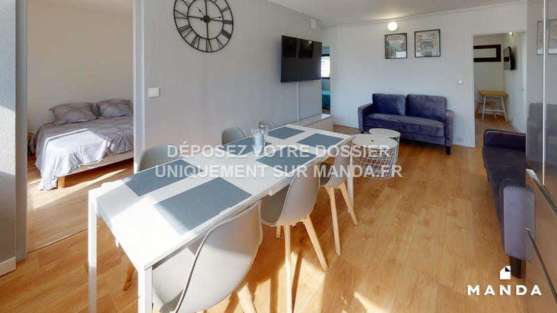 Chambre - 12 m² - 5 pièces