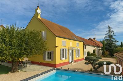 Maison - 200 m² - 8 pièces