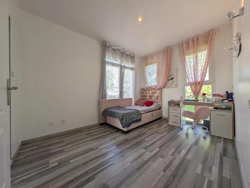 Maison - 196 m² - 6 pièces