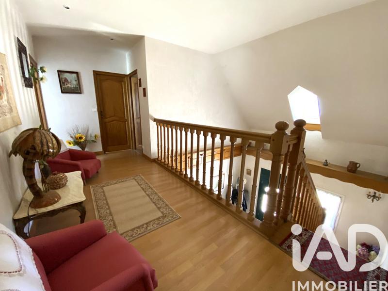 Maison - 185 m² - 8 pièces