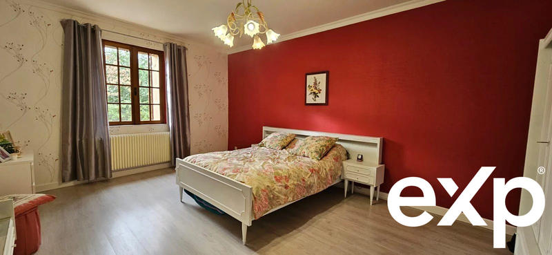 Maison - 410 m² - 11 pièces