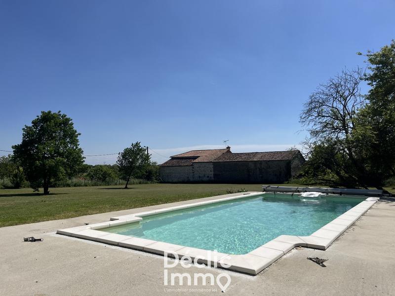 Maison en pierre - 286 m² - 8 pièces