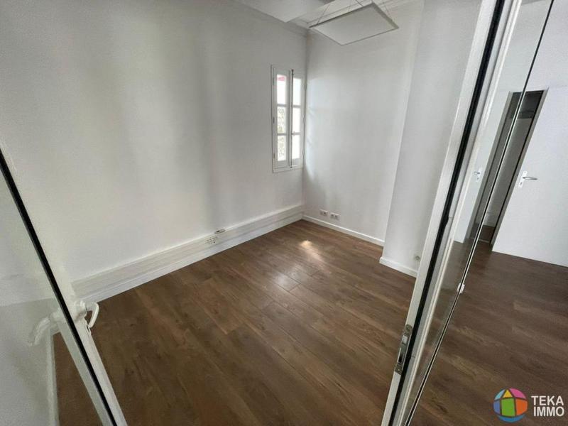 Bureau - 70 m² - 5 pièces