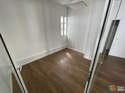 Bureau - 70 m² - 5 pièces