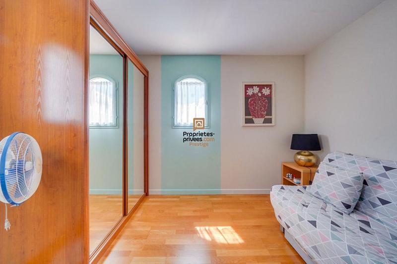 Maison - 181 m² - 8 pièces