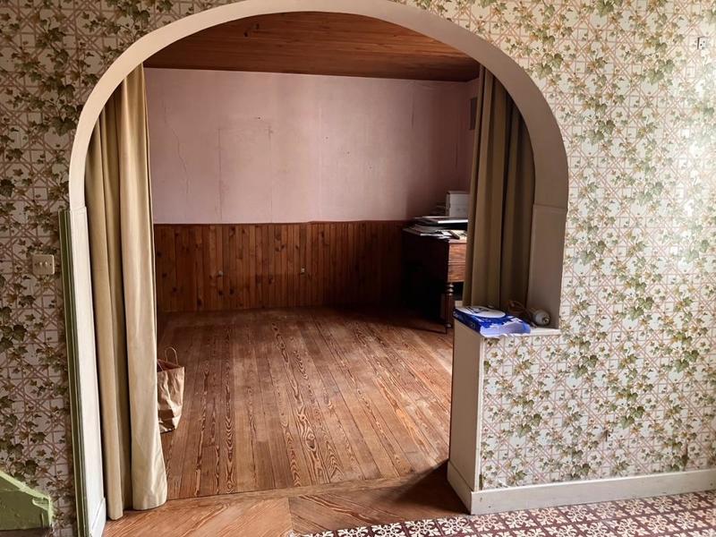 Maison - 241 m² - 8 pièces