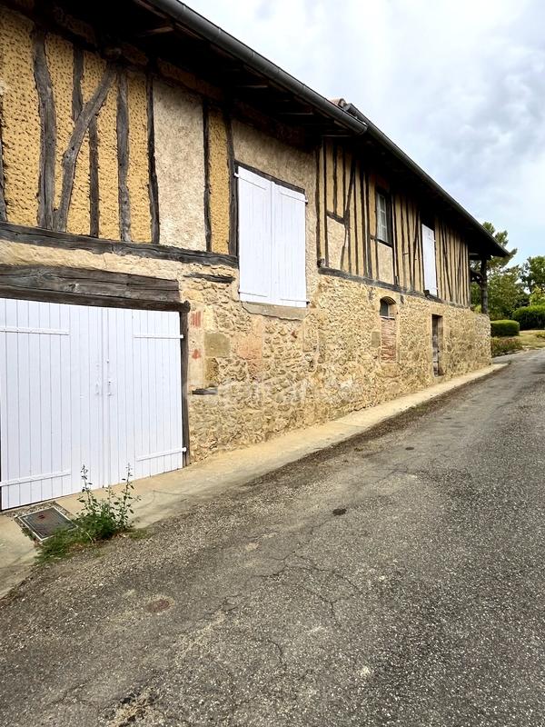 Corps de ferme - 270 m² - 9 pièces