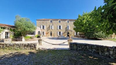 Demeure - 1 000 m² - 20 pièces