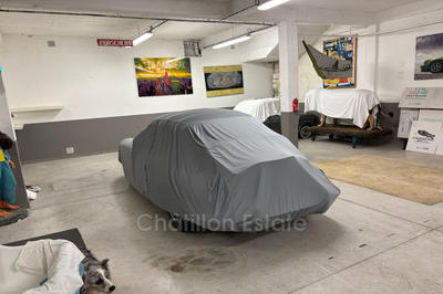 Parking / Garage - 201 m²