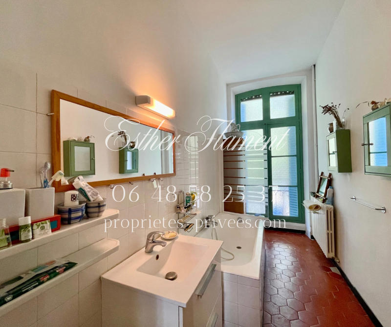 Maison - 220 m² - 10 pièces