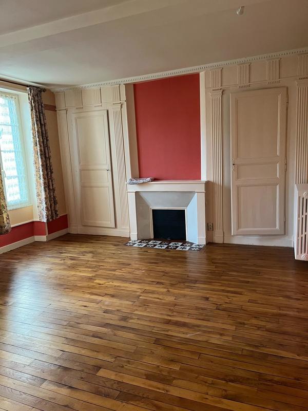 Maison - 270 m² - 8 pièces