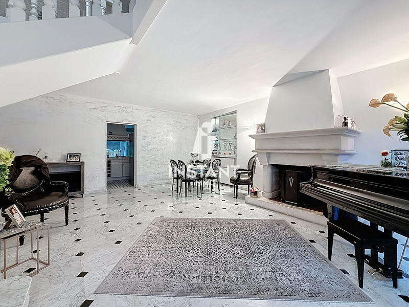 Maison - 179 m² - 6 pièces