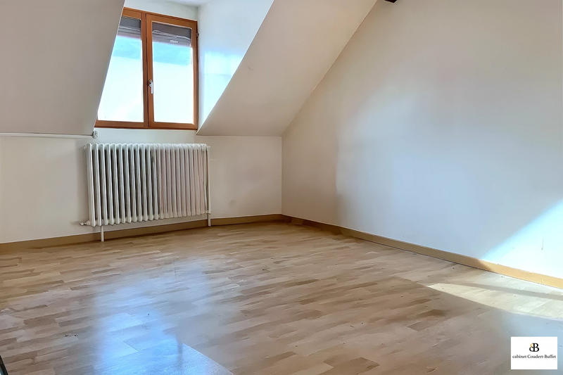 Maison - 111 m² - 4 pièces