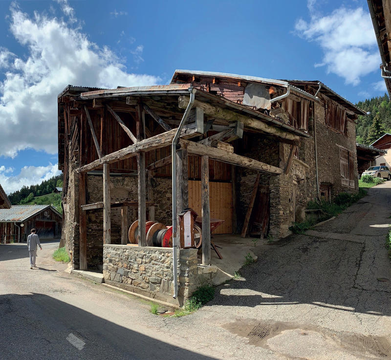 Maison - 300 m² - 3 pièces