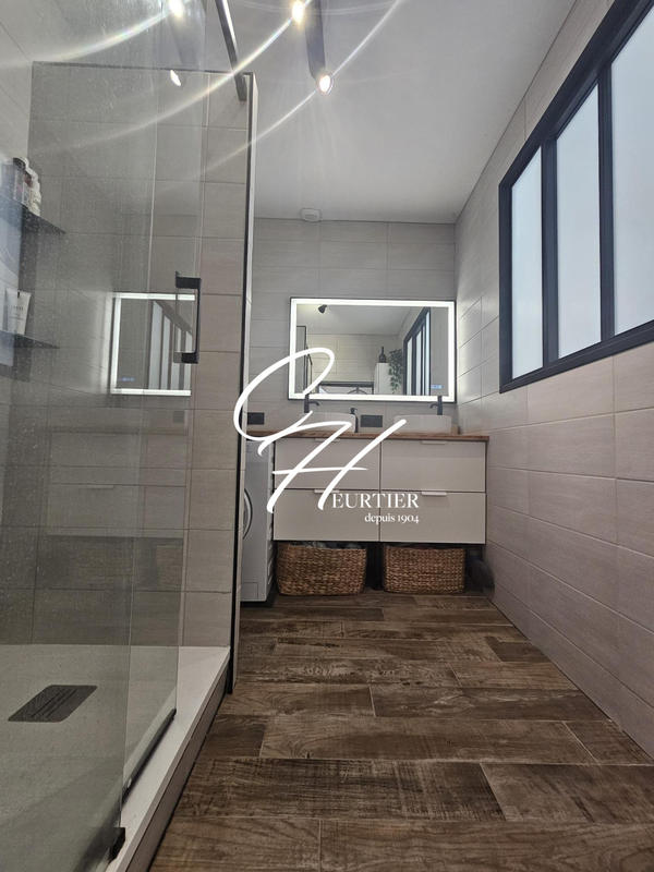 Appartement - 100 m² - 4 pièces