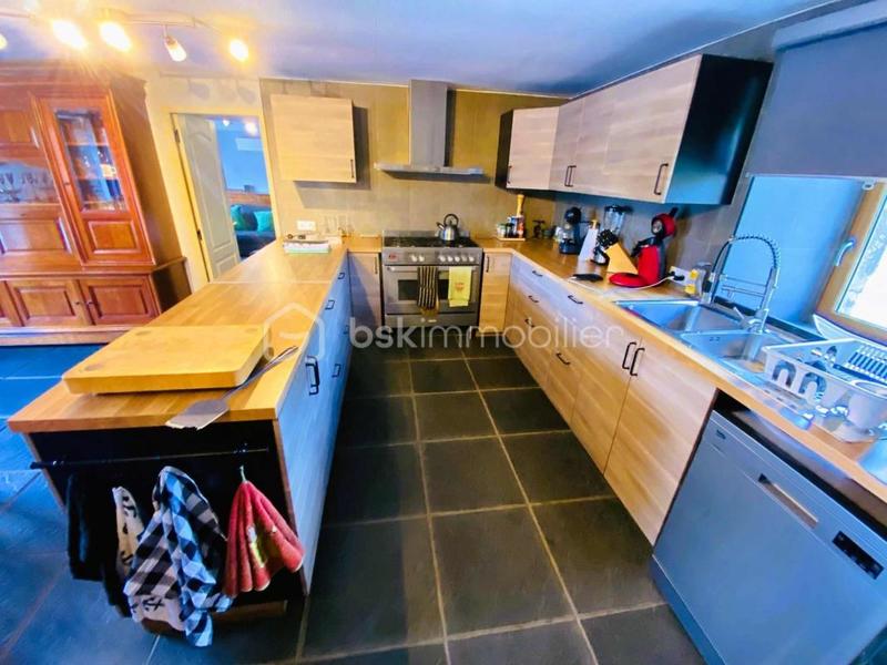 Maison en pierre - 201 m² - 8 pièces