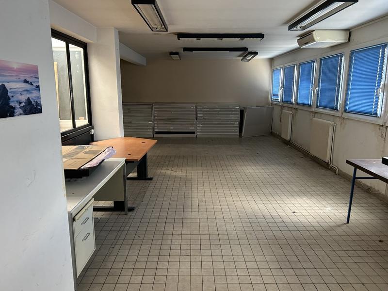 Local d'activités - 320 m²