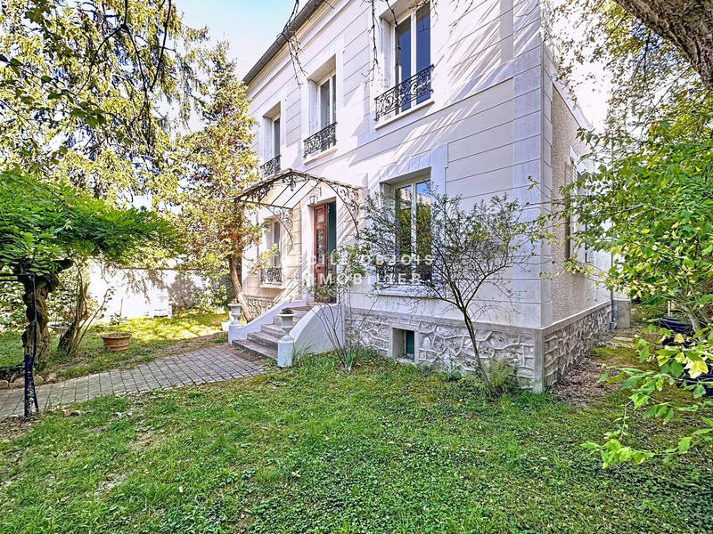 Maison - 147 m² - 9 pièces