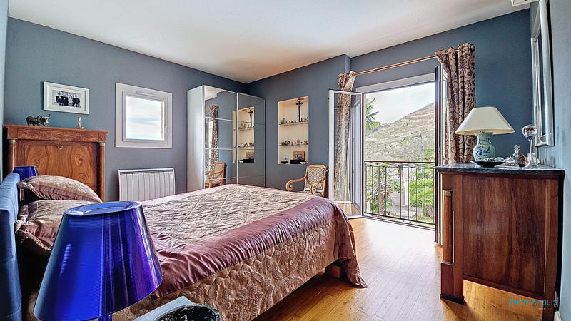 Maison - 226 m² - 8 pièces