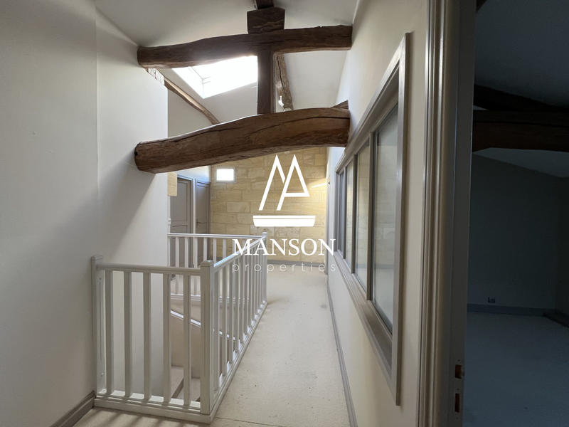 Maison - 350 m² - 10 pièces