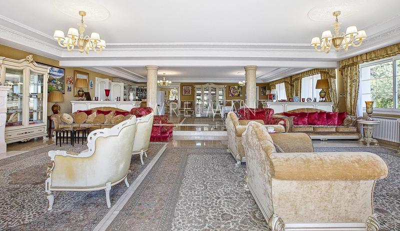 Villa - 700 m² - 15 pièces