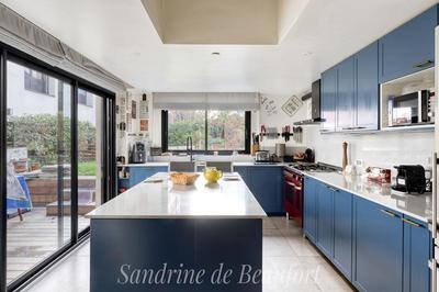 Appartement - 184 m² - 6 pièces