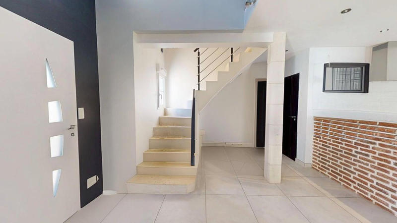 Maison - 160 m² - 5 pièces