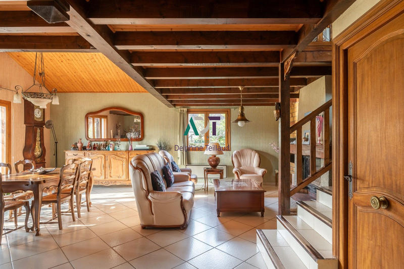 Maison - 187 m² - 8 pièces