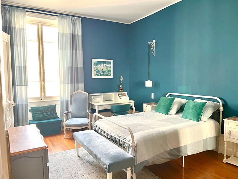 Maison - 377 m² - 10 pièces