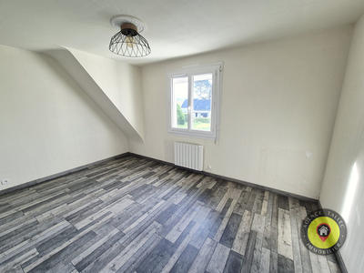 Maison - 98 m² - 5 pièces