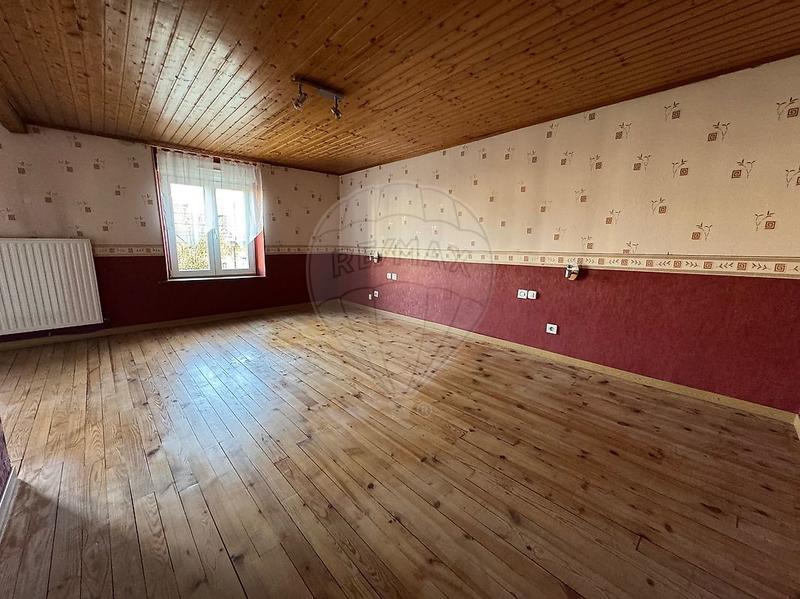 Maison - 240 m² - 7 pièces