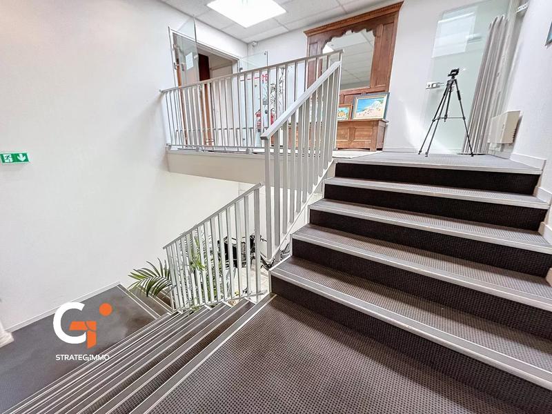 Immeuble - 178 m² - 7 pièces