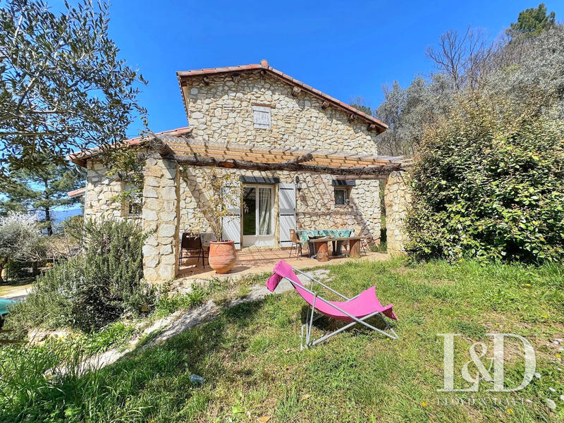 Mas - 202 m² - 9 pièces