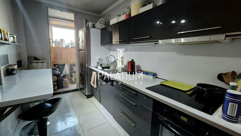 Appartement - 93 m² - 5 pièces