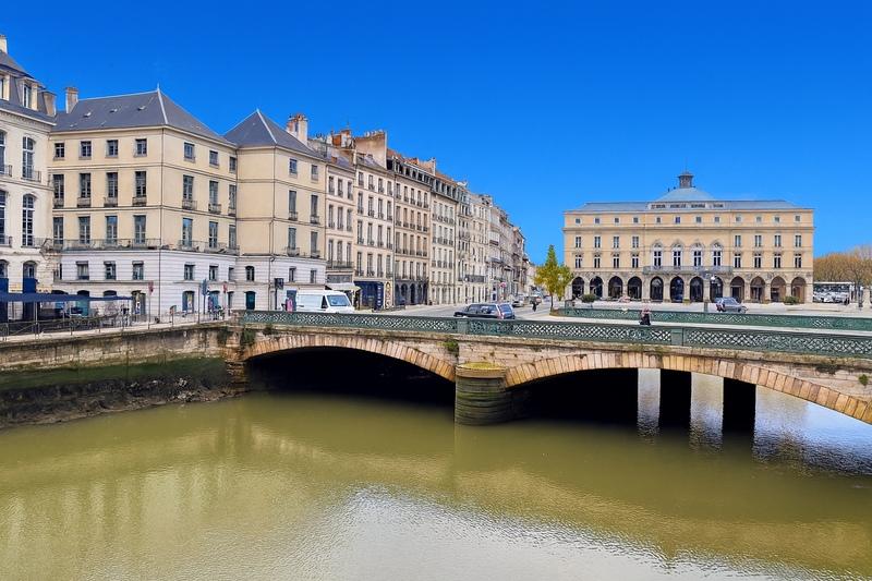 Appartement - 90 m² - 3 pièces