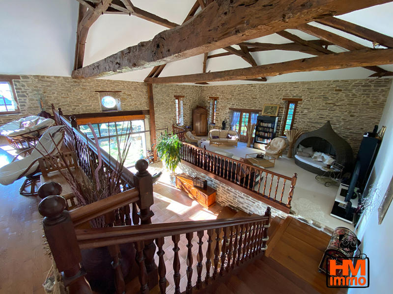 Maison - 340 m² - 6 pièces