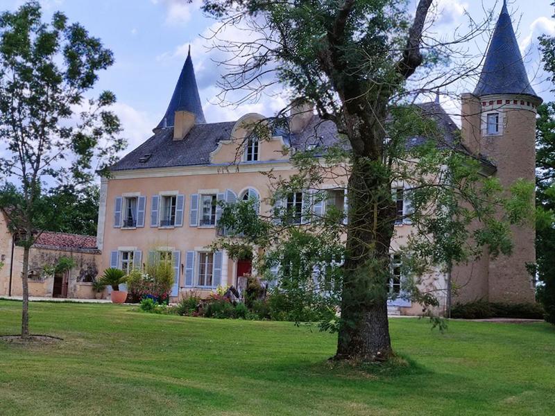 Château - 980 m² - 27 pièces