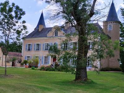 Château - 980 m² - 27 pièces