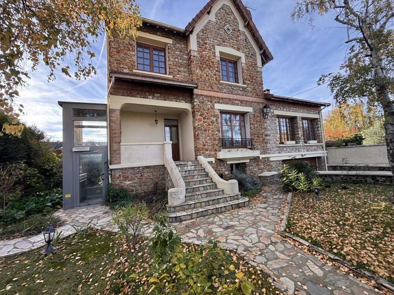 Maison - 135 m² - 6 pièces