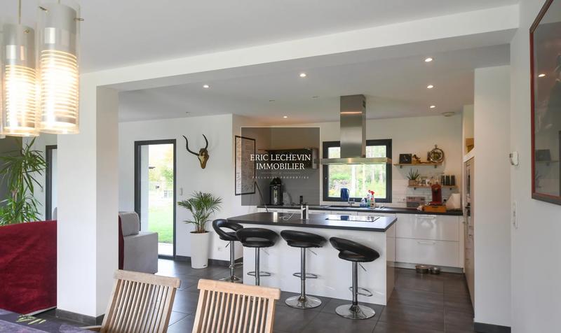 Maison - 196 m² - 7 pièces