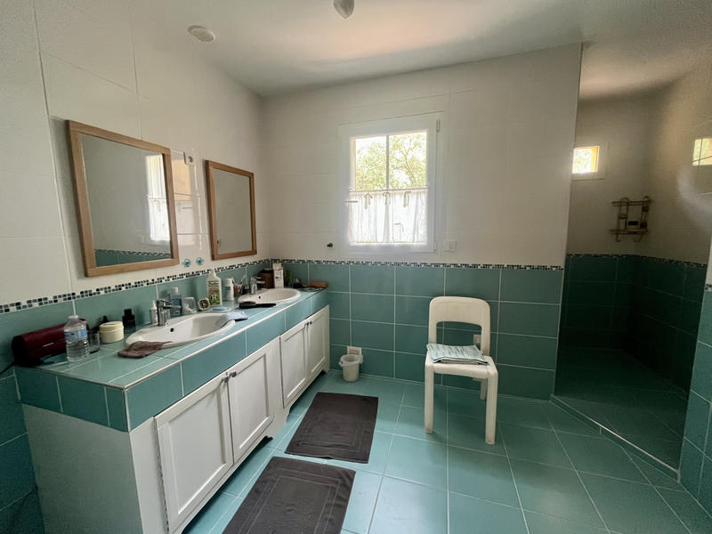 Villa - 221 m² - 6 pièces