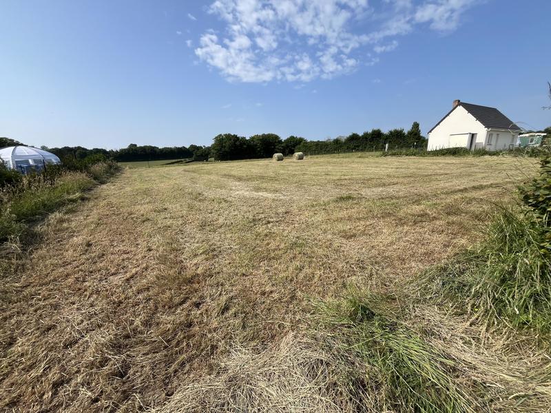 Terrain constructible - 1 300 m²